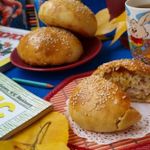 Плов с курицей в булочке