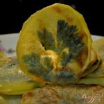 Жареный картофель с  петрушкой