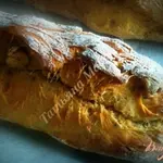 Багет с паприкой и лесным орехом