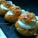 Профитроли с грушами и взбитыми сливками