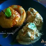 Печеные яблоки с карамелью и арахисом