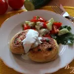 Жареные картофельные рулетики с ветчиной и луком