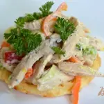 Куриный салат с сырными слойками