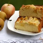 Пирог с грушами и яблоком