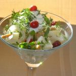 Картофельный салат с грибами и клюквой