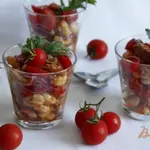 Итальянский салат с тунцом и помидорами