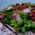 Салат с рулетиками из салями и сыра