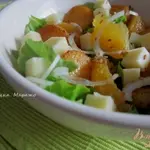 Салат с апельсином и кусочками поленты