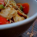 Лапша с овощами и куриным мясом