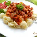 Паста с соусом из куриных желудочков