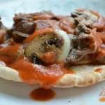 Говядина с грибами и луком