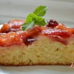 Перевернутый сливовый кекс