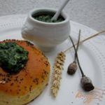 Булочки с чесночно-шпинатной серединкой
