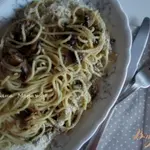 Спагетти с жареными шампиньонами и песто