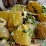 Салат картофельный с корнишонами