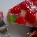 Бисквитный торт с клубникой