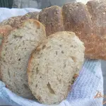 Цельнозерновой хлеб с отрубями на хлебной закваске