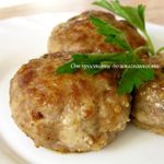 Нежные котлетки с петрушкой из смешанного фарша