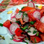 Салат из редиса, помидоров и мяты