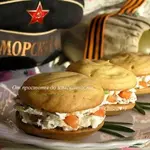 Картофельные эклеры с творожным сыром, двумя видами риса и форелью