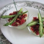 Панна котта из зеленой спаржи и чипсами из бекона
