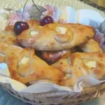 Творожная ватрушка из теста на сыворотке