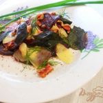 Теплый салат из свеклы с сыром