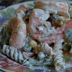 Салат с пастой и креветками
