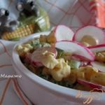 Кукурузный салат с яйцом и редисом