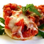 Закуска из яиц в красном соусе
