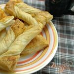 Слойки с паприкой и солью