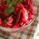Салат с сельдью и свеклой