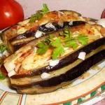 Баклажаны фаршированные овощами и сыром