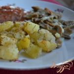 Печеный картофель с розмарином и луком