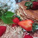 Оладьи с клубникой