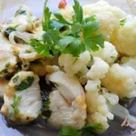 Куриное филе с цветной капустой в сырном соусе