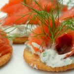 Канапе с лососем и сливочным сыром