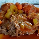 Тушеная нежная говядина с овощами