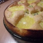 Шарлотка с киви и апельсином
