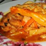 Мясо с овощами под крышкой из теста
