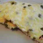 Омлет с зеленым горошком и сыром