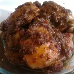 Куриные бедра в маринаде из ткемали.