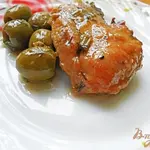 Куриная грудка с оливками