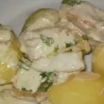 Свинина тушеная в сметанном соусе