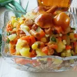 Овощной салат с маринованными опятами  Дарья