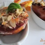 Груша с голубым сыром и миндалем