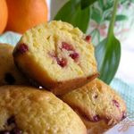 Апельсиновые кексы с брусникой