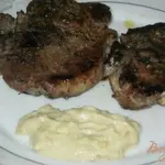 Жареные антрекоты с горчичным соусом