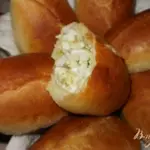 Пирожки с яйцами и зеленым луком