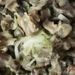 Тушеные куриные желудки